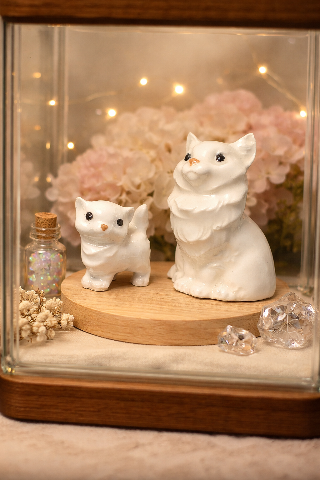 Mini White Ceramic Cat & Kitten Figurines Pair 1.5” & 0.75” Vintage