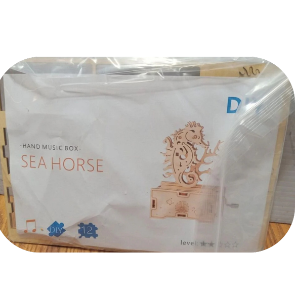 3D Seahorse Wooden Puzzle Music Box Model Kit Toy Carved Handmade Mechanical Toy