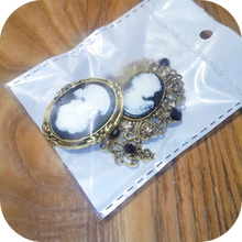 Load image into Gallery viewer, 2pcs Court Style Beauty Head Cameo Brooch Pin Elegant Clothings Decoration Black