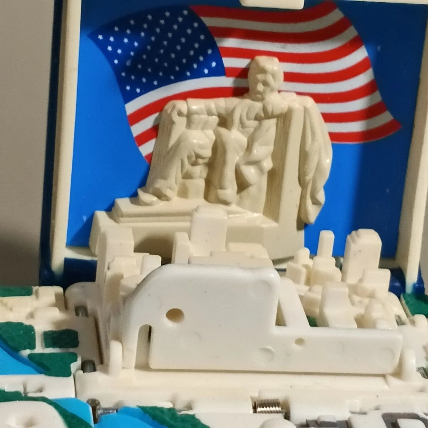 Smithsonian Washington DC Story Pop Up Book Keychain 1995