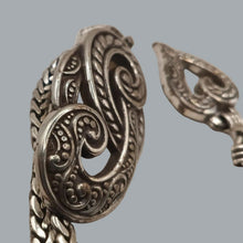 Load image into Gallery viewer, Brighton vintage silver-tone metal chain-link belt 32" extends to 36"