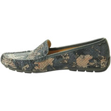 Load image into Gallery viewer, VANELi Albion Blue Kepri Hairy Calf/Navy Nappa 11 W (D) Moccasin

