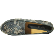 Load image into Gallery viewer, VANELi Albion Blue Kepri Hairy Calf/Navy Nappa 11 W (D) Moccasin

