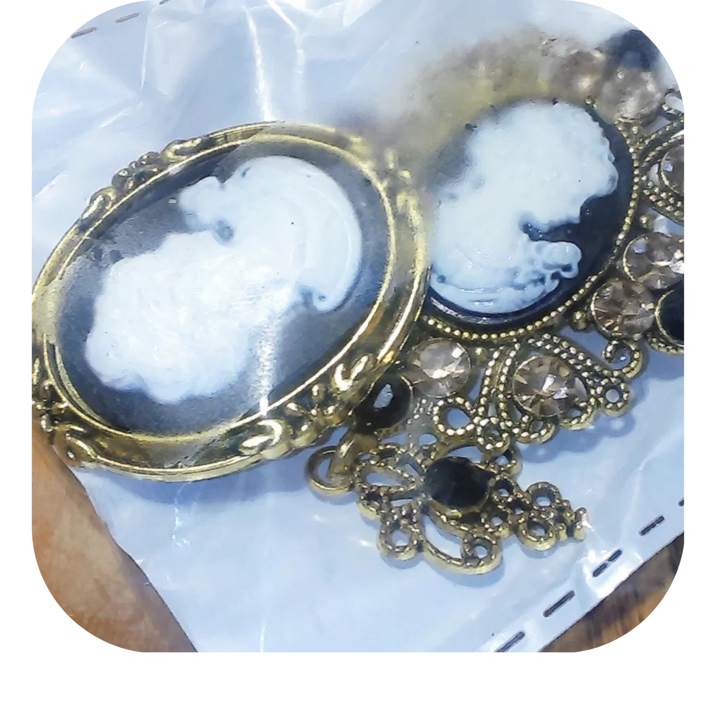 2pcs Court Style Beauty Head Cameo Brooch Pin Elegant Clothings Decoration Black