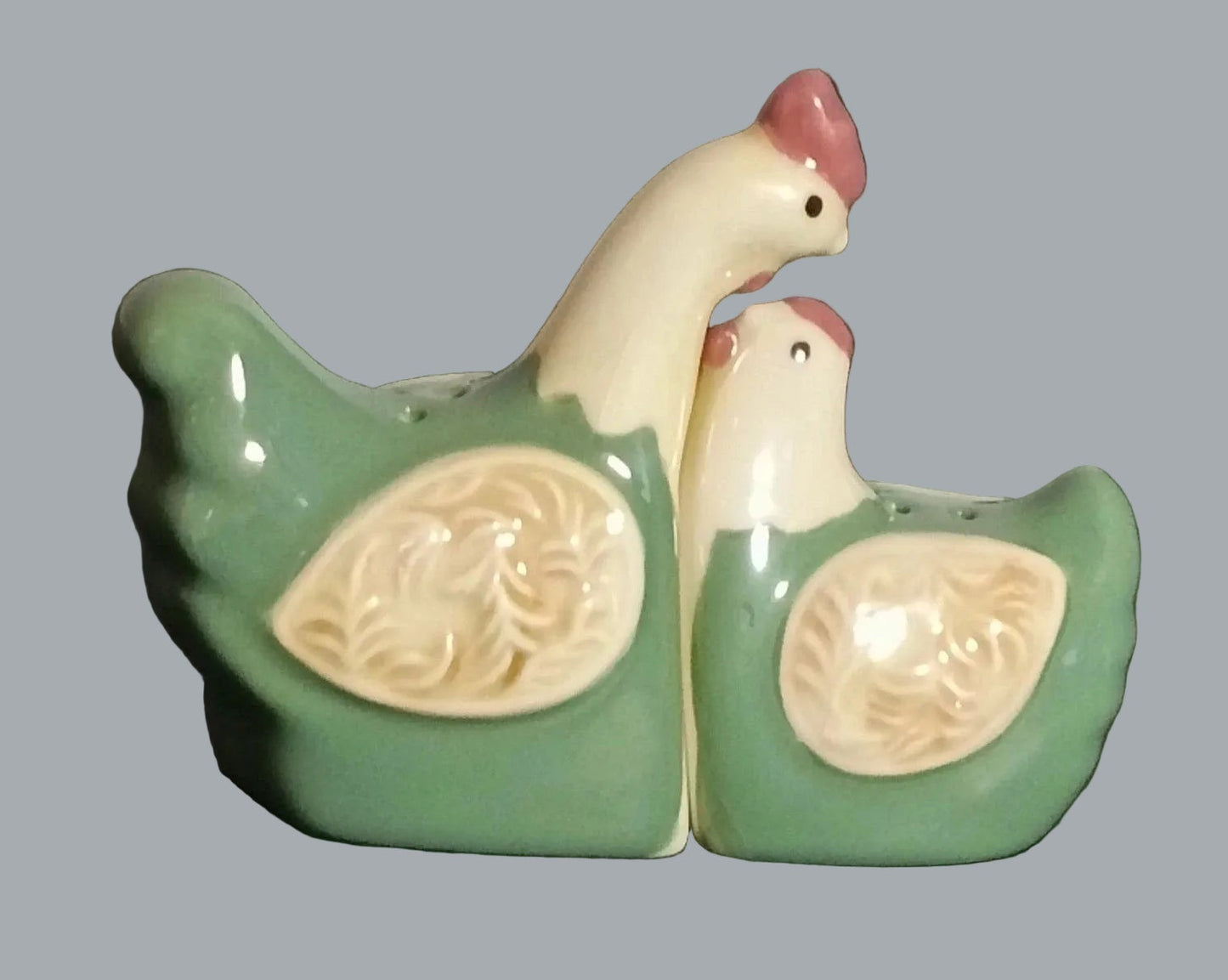 Vintage Snuggling Chicken Salt & Pepper Shakers Plastic Stoppers 3" tall x 4"