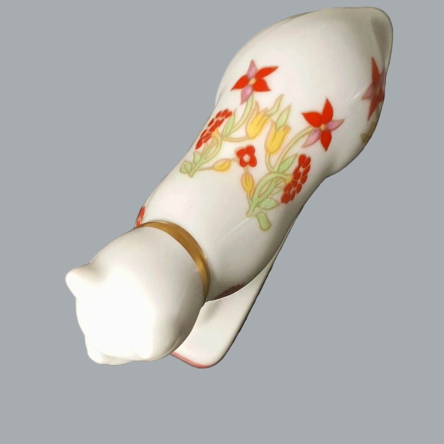 Franklin Mint Curio Cabinet Cat Kakiemon Floral Porcelain Figurine 1986