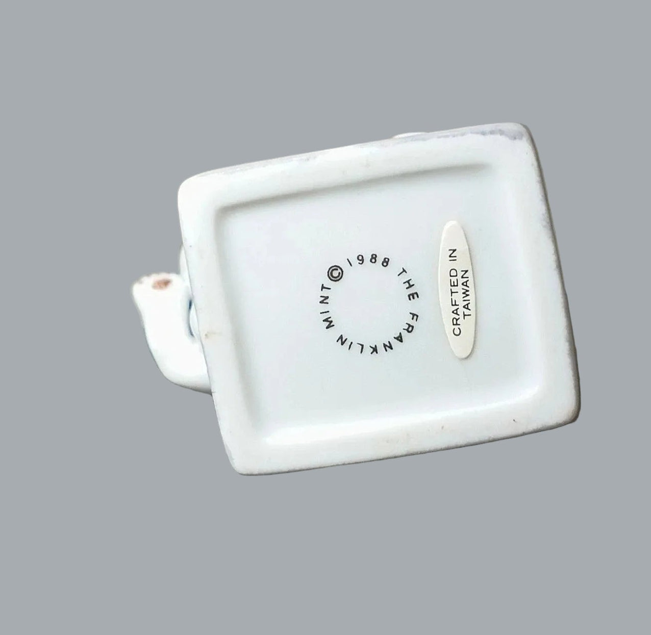 Franklin Mint 18th Century German Style Curio Cat 1988