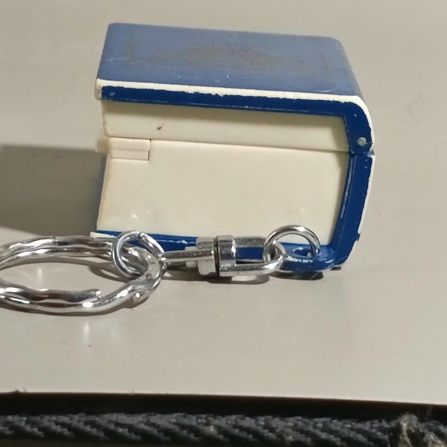 Smithsonian Washington DC Story Pop Up Book Keychain 1995