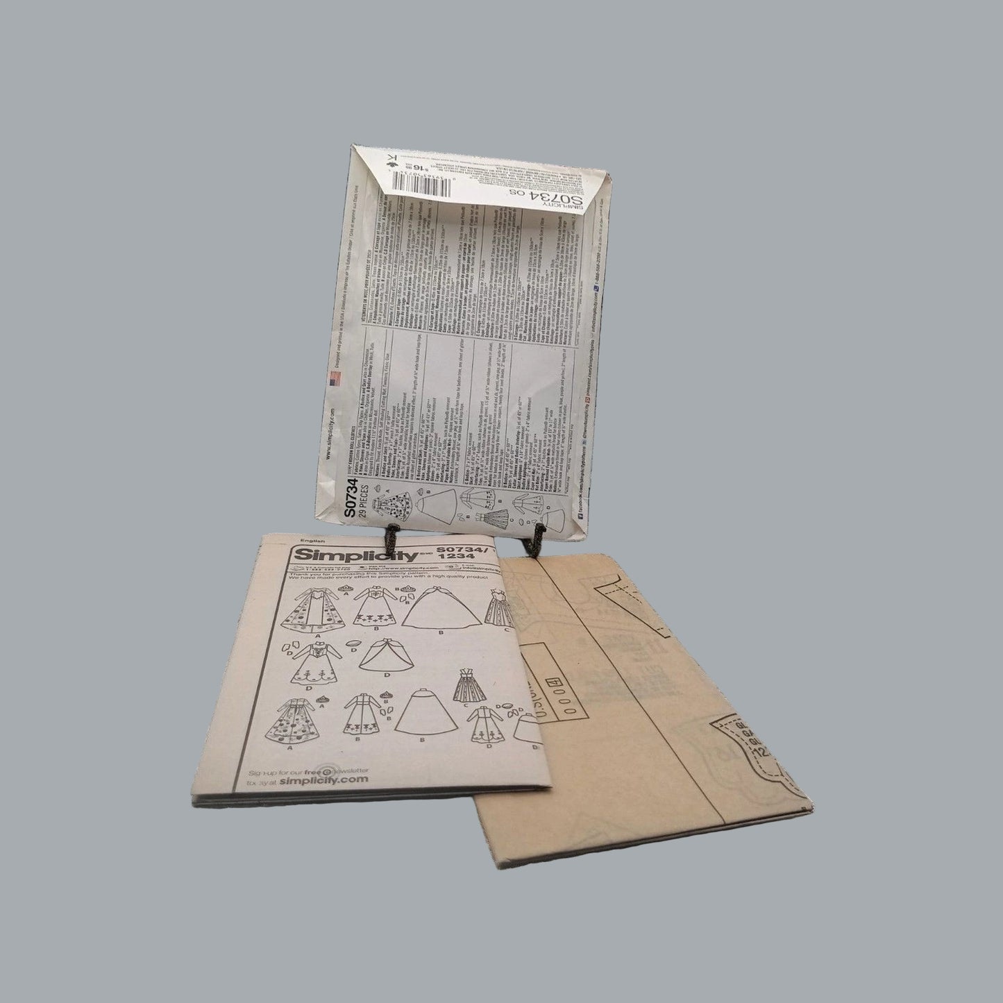 Simplicity S0734 Disney Frozen Doll Clothes Sewing Pattern Uncut OOP Anna Elsa