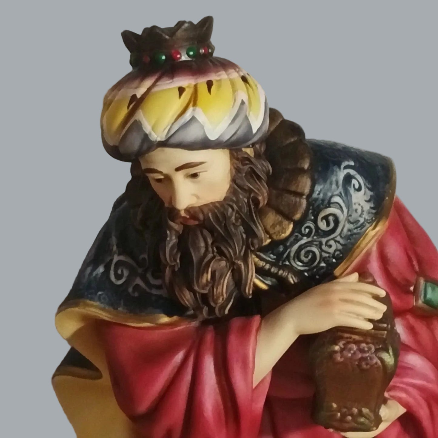 2002 Grandeur Noel Kneeling Wise Man King Nativity Figurine 8" Painted