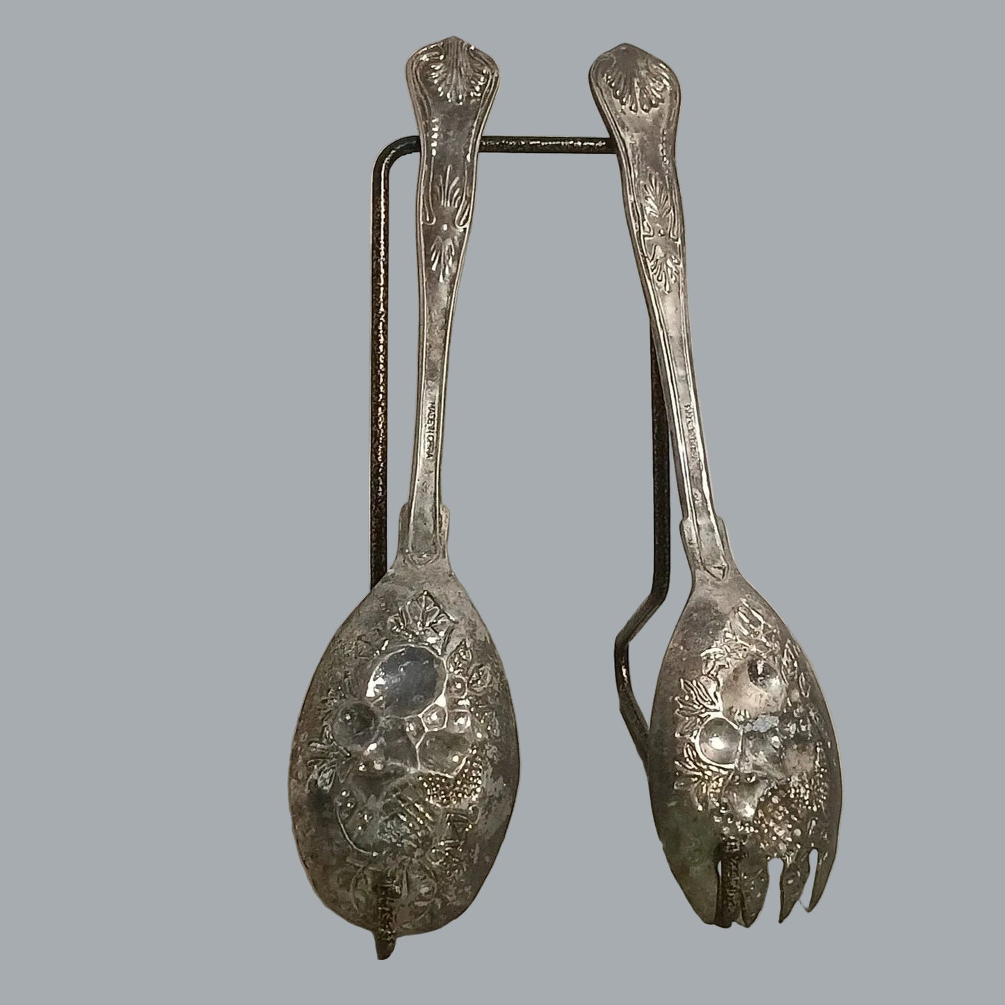 Made in China Engraved Fruit Motif Salad Servers Spoon & Fork 8.75”