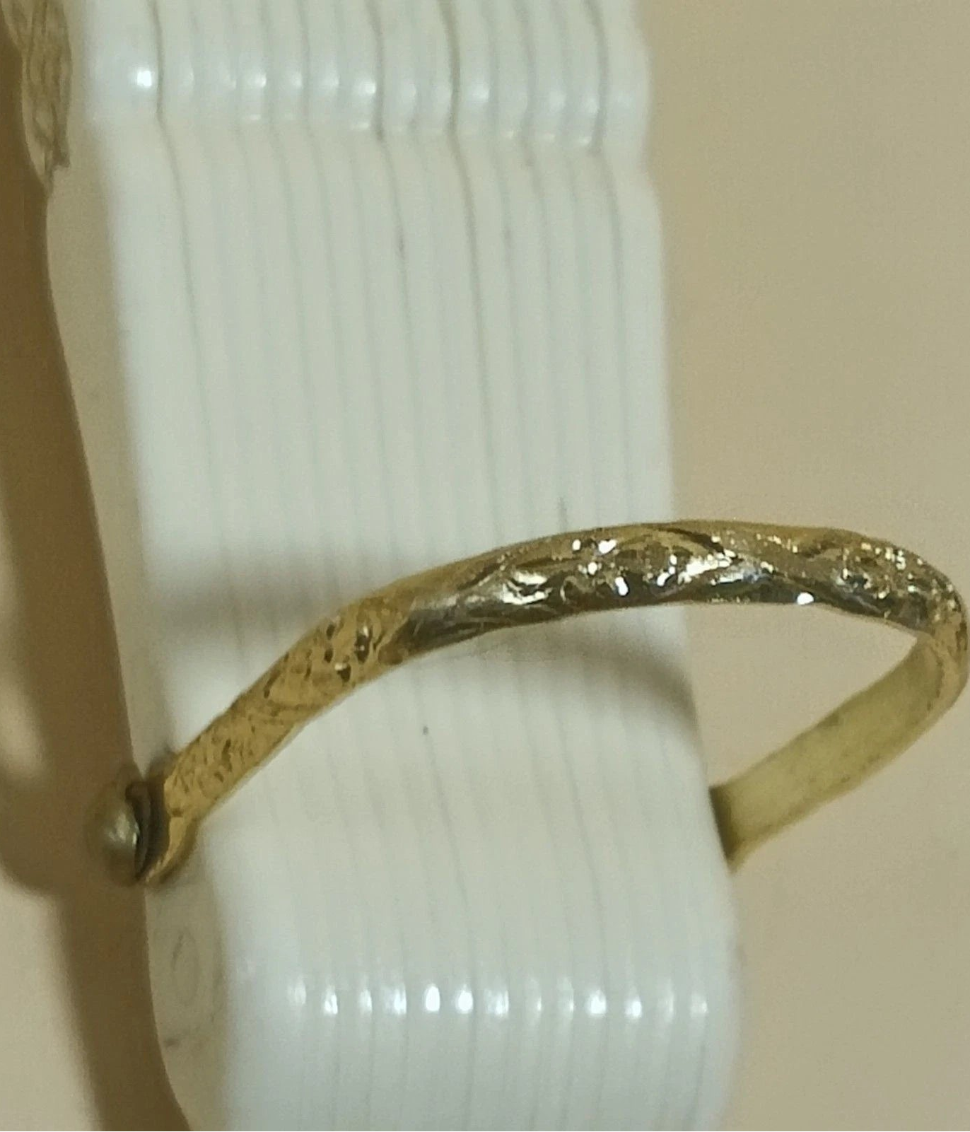 Vintage Style Lace Folding Hand Fan White & Gold Pastoral Scene 20"