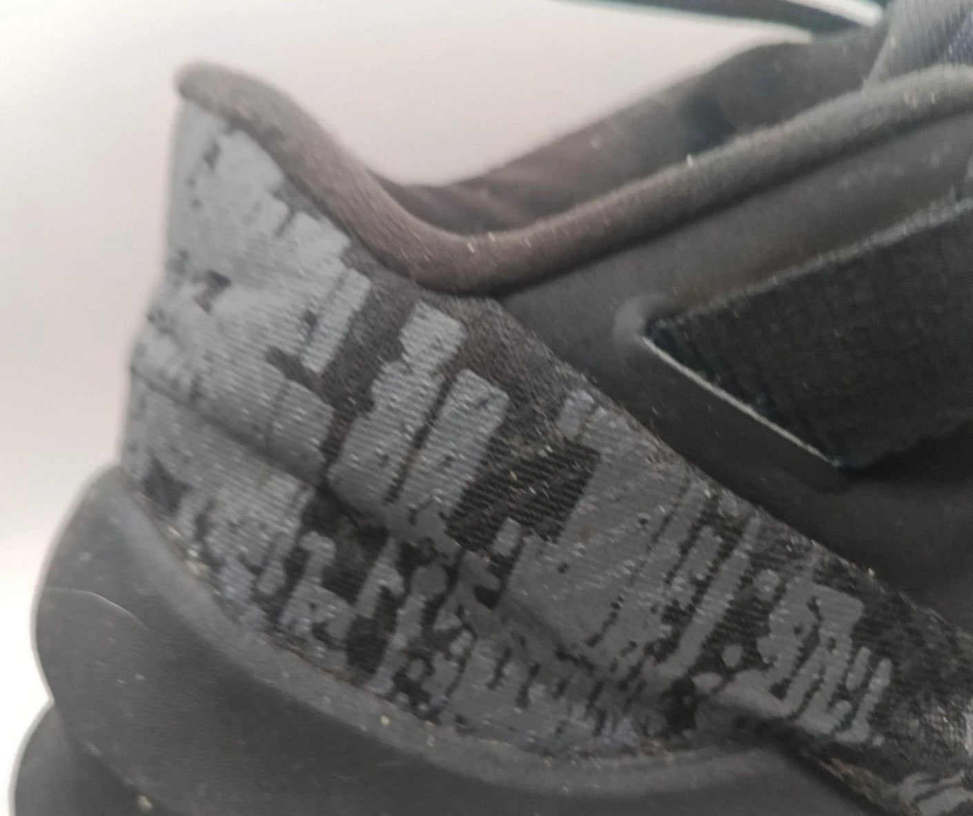 Preowned Nike Air Max Infuriate 2 Mid Basketball Shoes - Black & Red 8.5