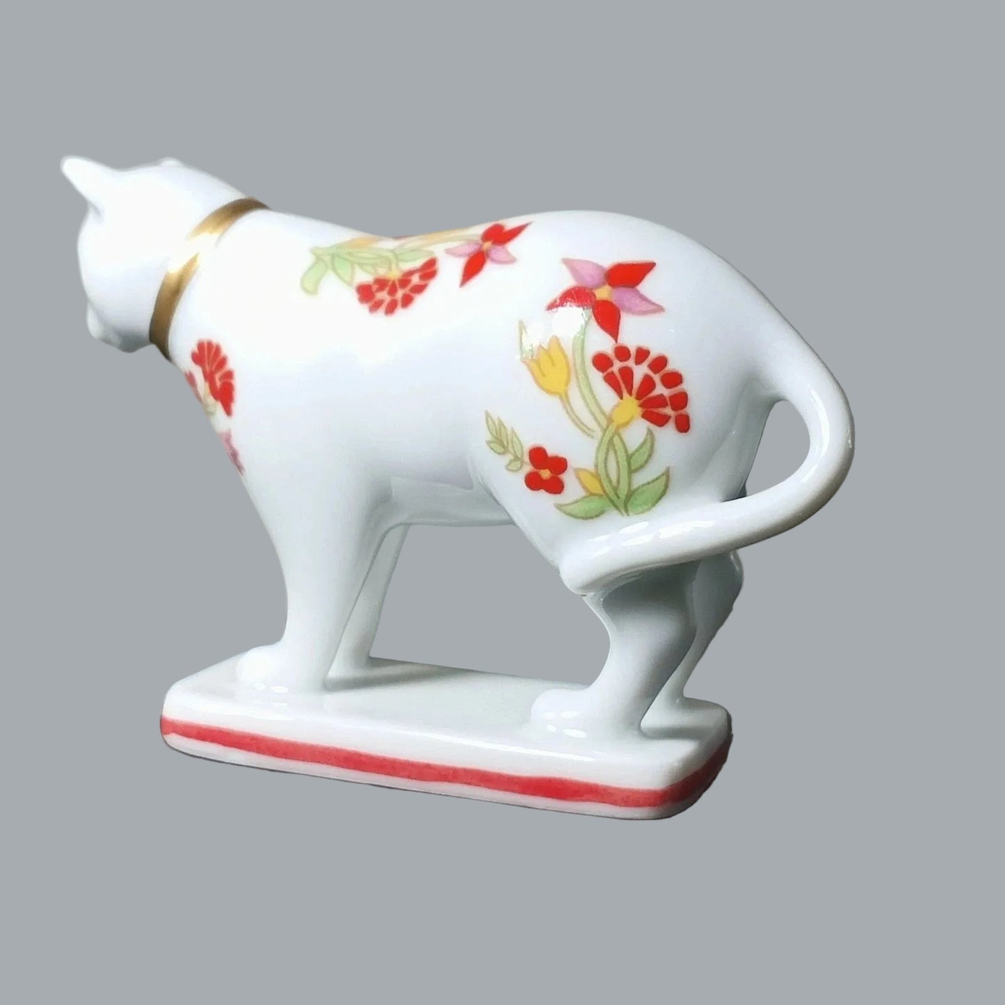 Franklin Mint Curio Cabinet Cat Kakiemon Floral Porcelain Figurine 1986