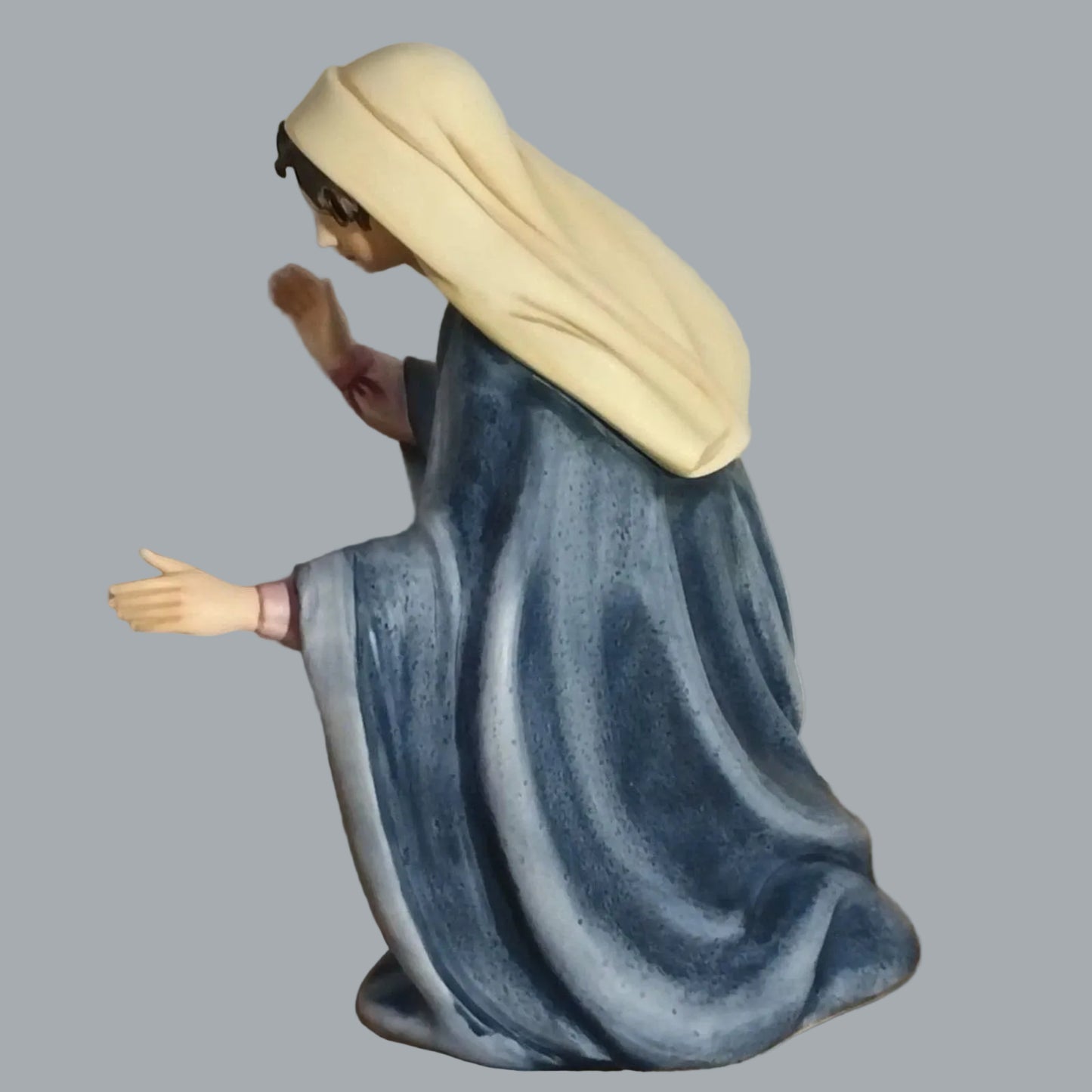 2002 Grandeur Noel Holy Family Nativity Mary Figurine Hand Painted 8.5" Kneeling