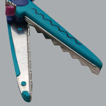 Load image into Gallery viewer, 3-Pack Decorative Paper Edging Scissors for Crafts
