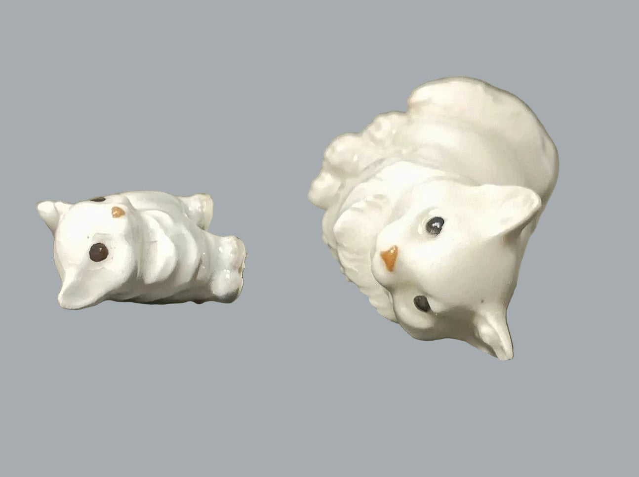 Mini White Ceramic Cat & Kitten Figurines Pair 1.5” & 0.75” Vintage