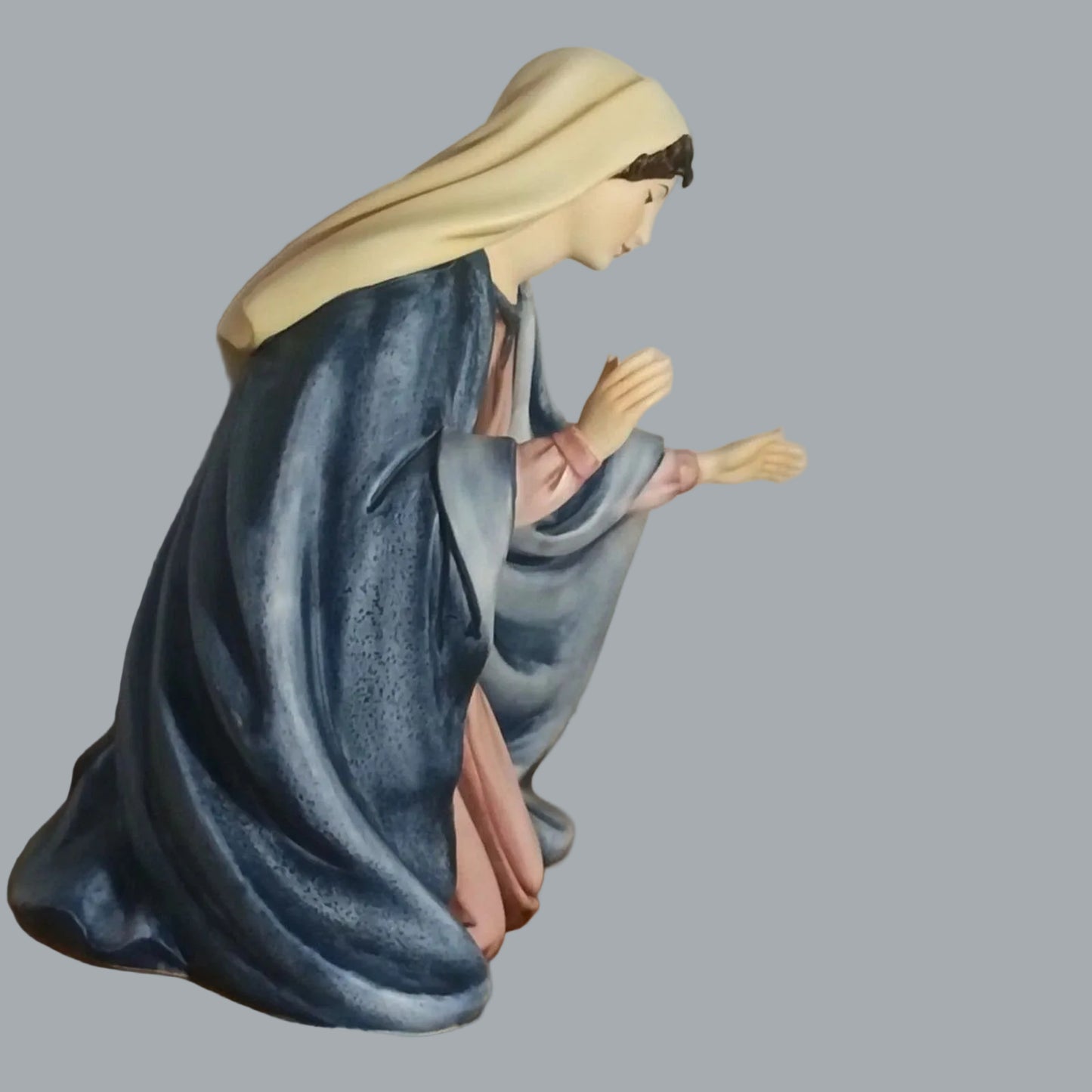 2002 Grandeur Noel Holy Family Nativity Mary Figurine Hand Painted 8.5" Kneeling