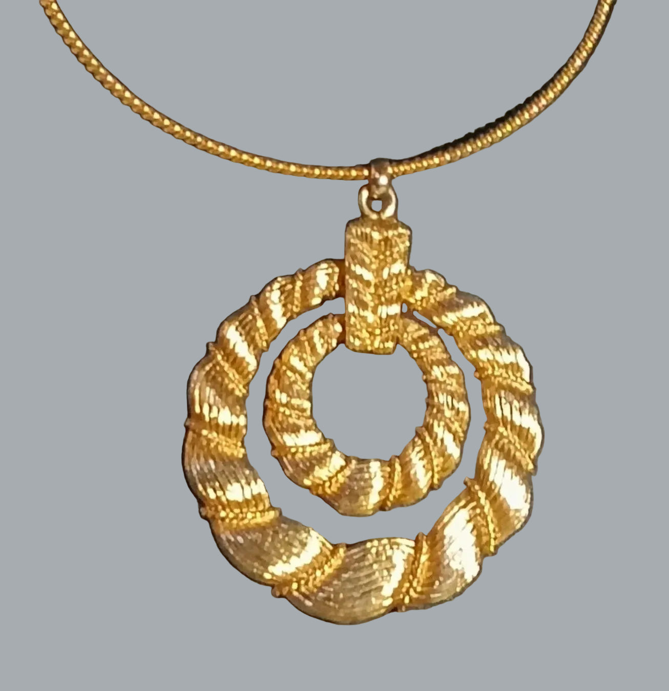 Signed © Napier Goldtone Double Circle Pendant Necklace Textured 2.5” Vintage