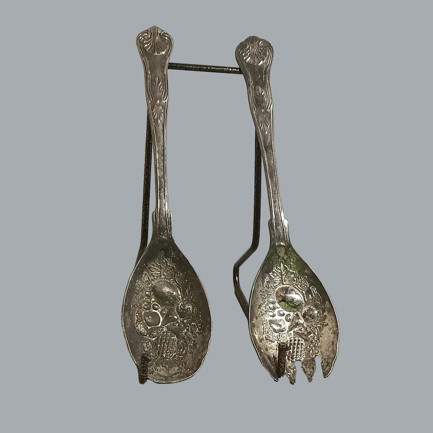 Made in China Engraved Fruit Motif Salad Servers Spoon & Fork 8.75”
