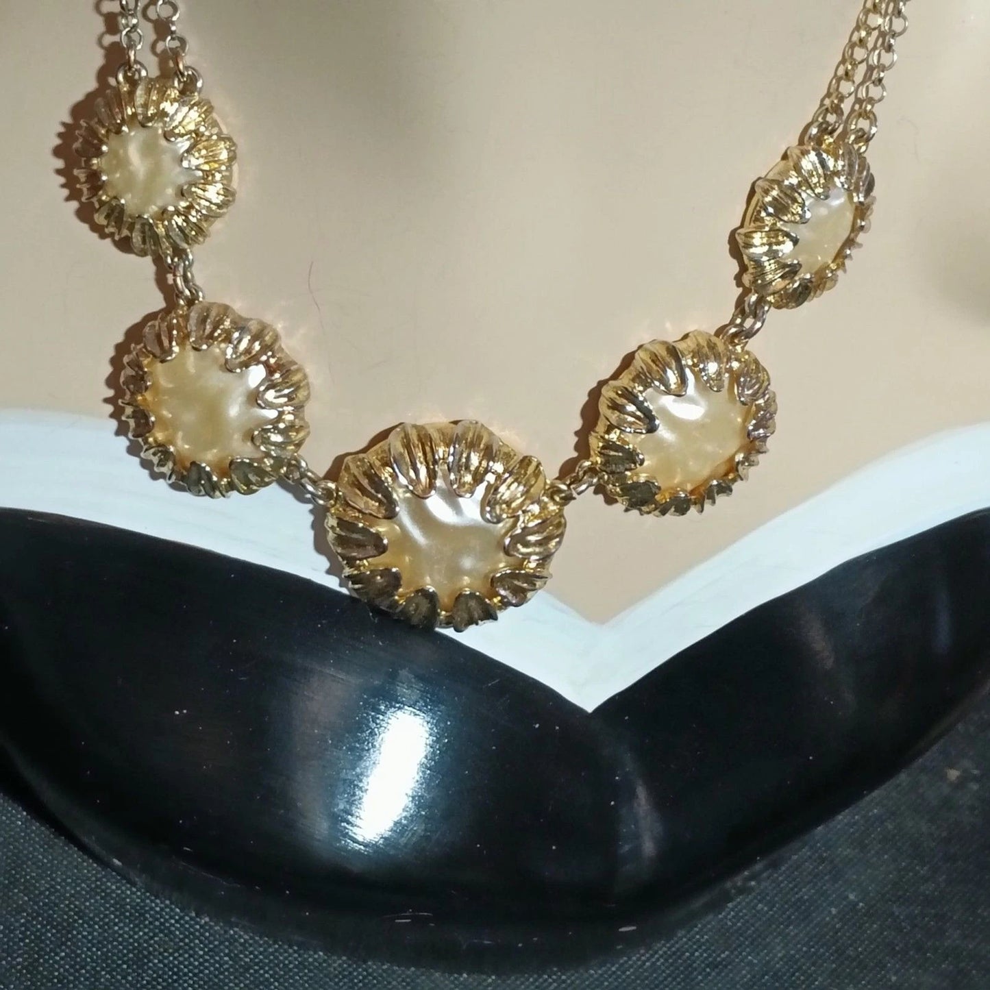 Talbots Gold Tone Champagne Floral Statement Necklace Retro Womens Jewelry