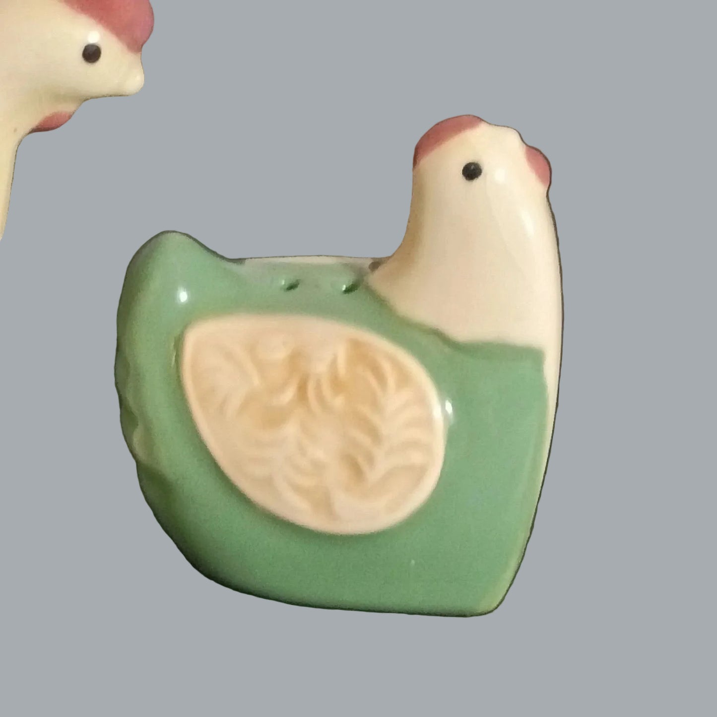 Vintage Snuggling Chicken Salt & Pepper Shakers Plastic Stoppers 3" tall x 4"