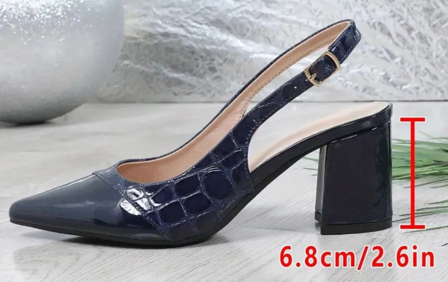 Elegant Pointed Toe Summer Sandals – Chunky Heel, Black & Gold, Size 7.5