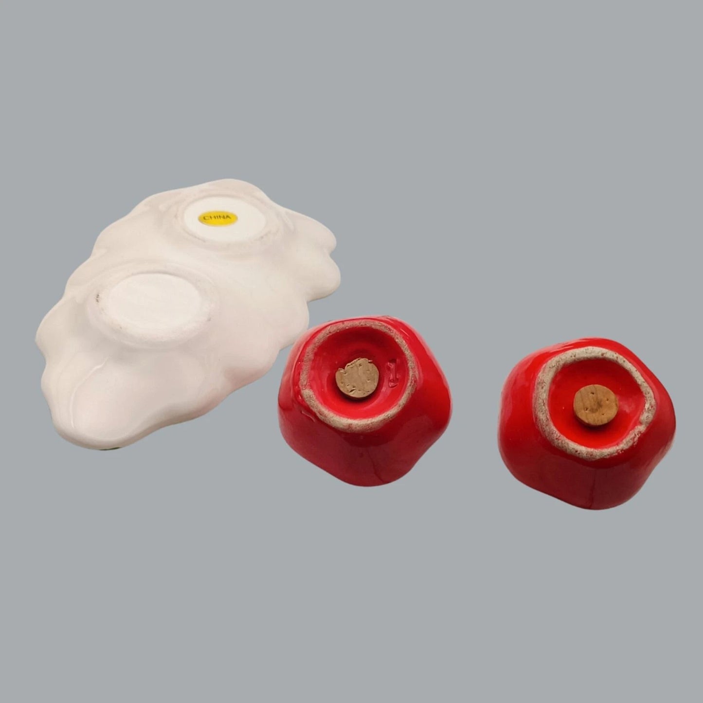 Share Vintage Ceramic Tomato Salt & Pepper Shakers