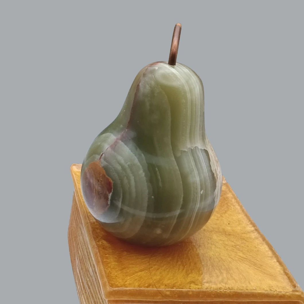Share Vintage Hand-Carved Onyx Pear Paperweight with Natural Veins 3