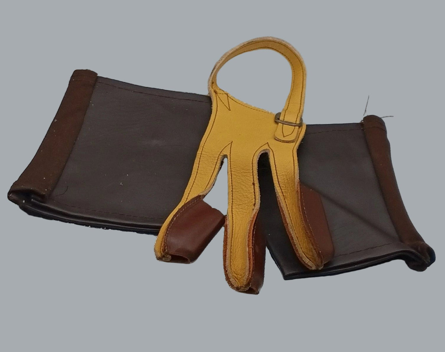 Vintage Brown 3-Finger Archery Glove & Leather Arm Guard Wrist Cuffs Set
