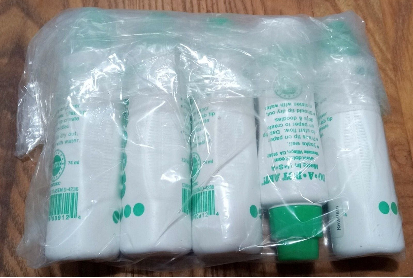 5 Bingo Dabbers easy flow & vibrant Green Ink hours of bingo playing fun 2.5 oz