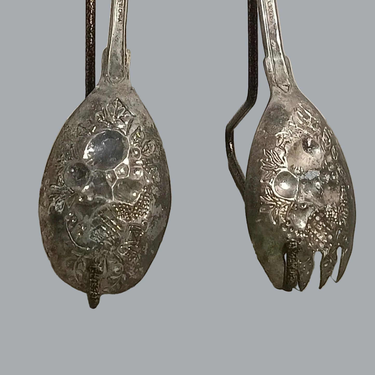 Made in China Engraved Fruit Motif Salad Servers Spoon & Fork 8.75”