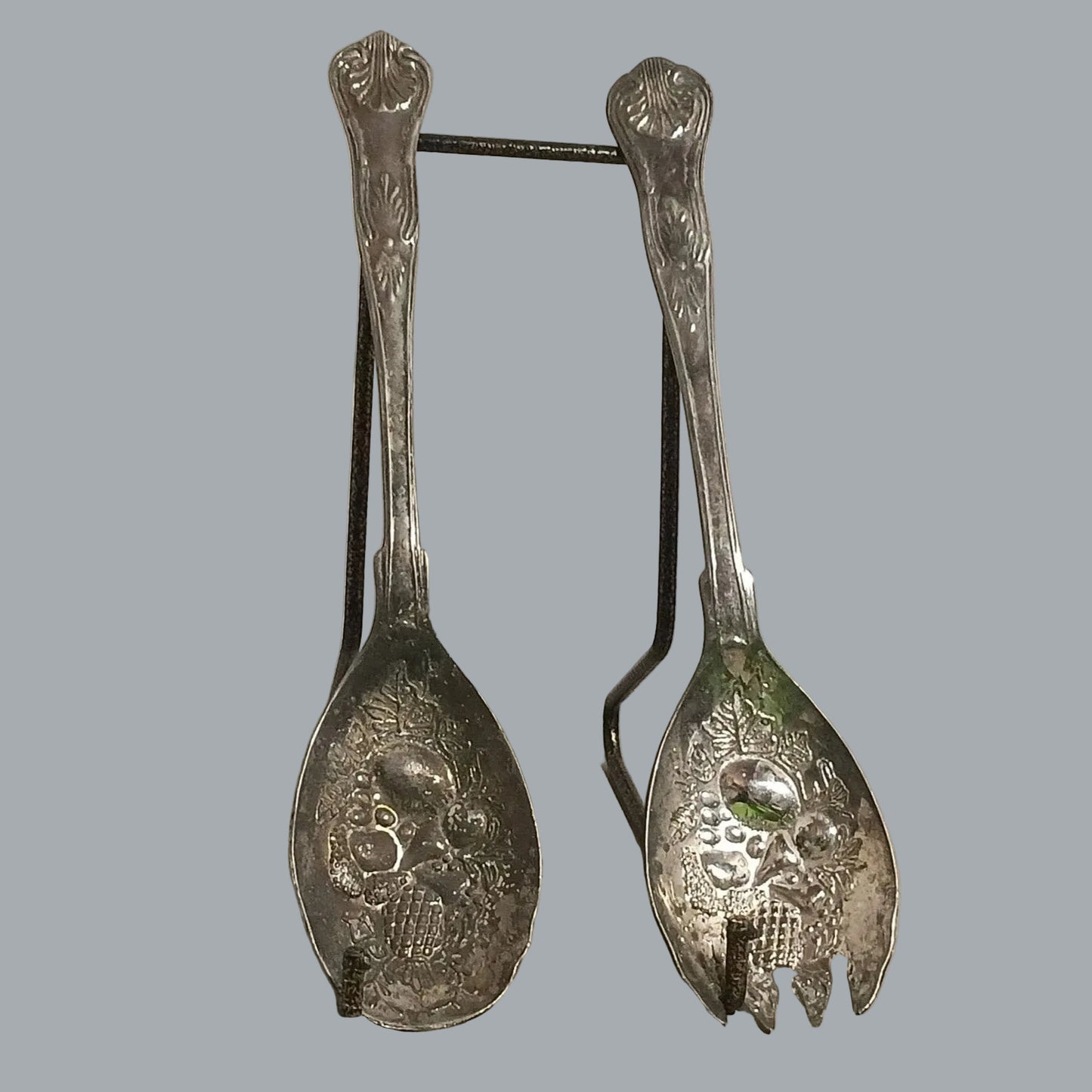 Made in China Engraved Fruit Motif Salad Servers Spoon & Fork 8.75”