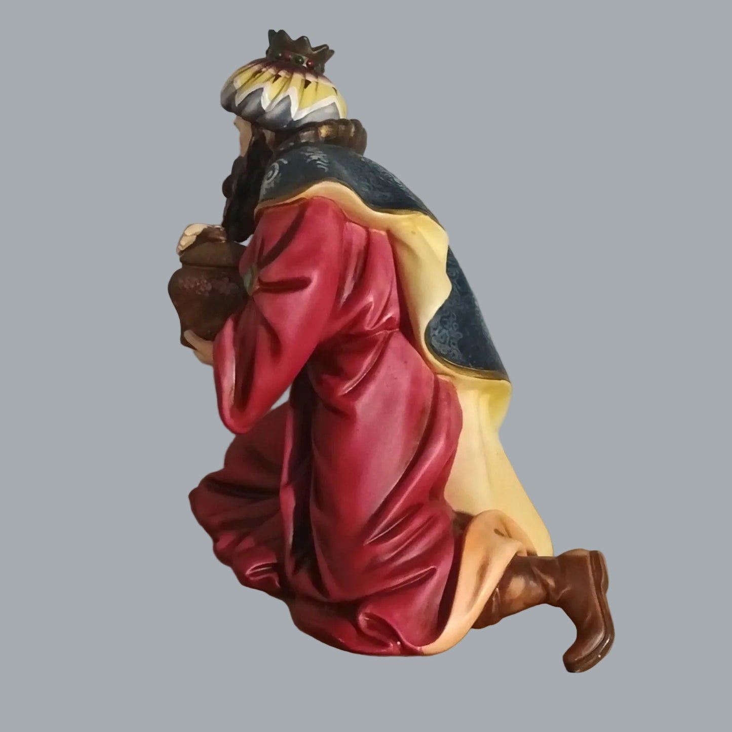 2002 Grandeur Noel Kneeling Wise Man King Nativity Figurine 8" Painted