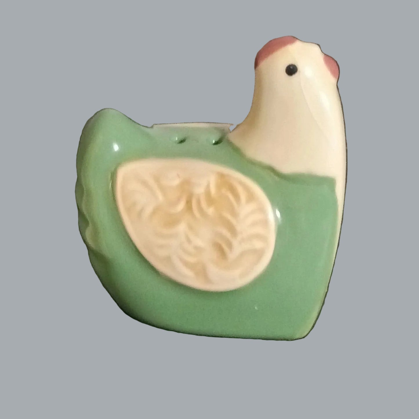 Vintage Snuggling Chicken Salt & Pepper Shakers Plastic Stoppers 3" tall x 4"