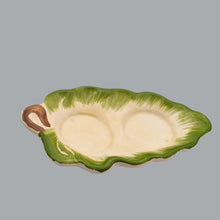 Load image into Gallery viewer, Share Vintage Ceramic Tomato Salt &amp; Pepper Shakers
