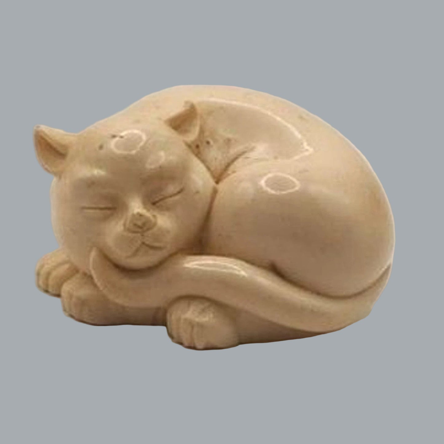 Franklin Mint Netsuke Sleeping Cat Figurine Curio Cabinet Collection 3"x2"x2"