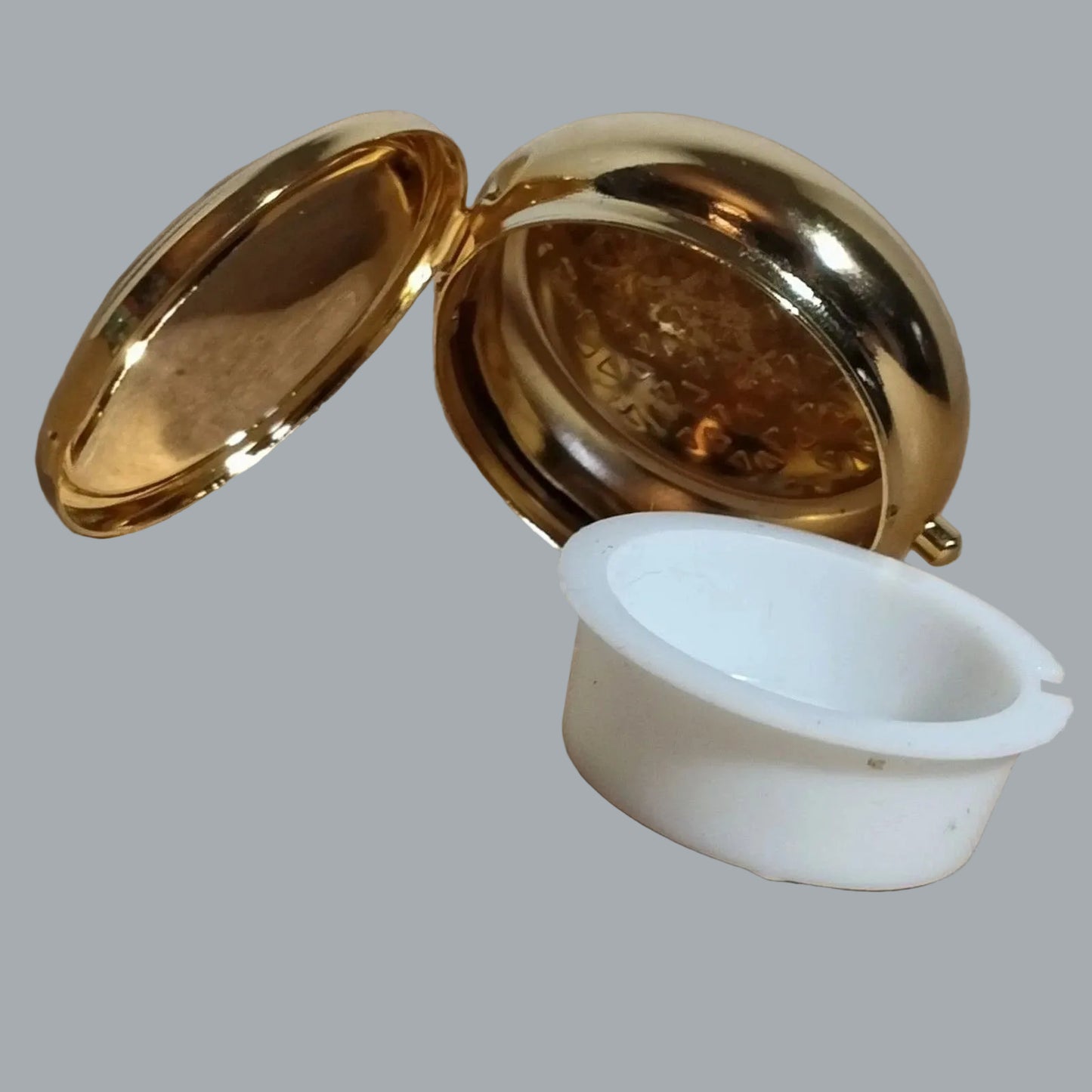 Celtic Trinity Knot Enamel Pill Box Trinket Case Gold Tone 1.5"