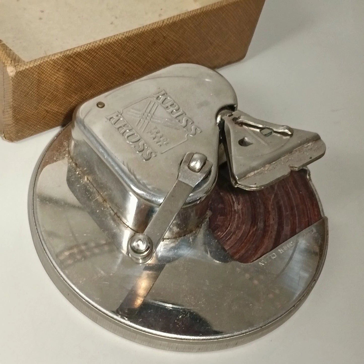 Vintage Kriss Kross Razor Blade Sharpener Stropper Hand Crank Leather