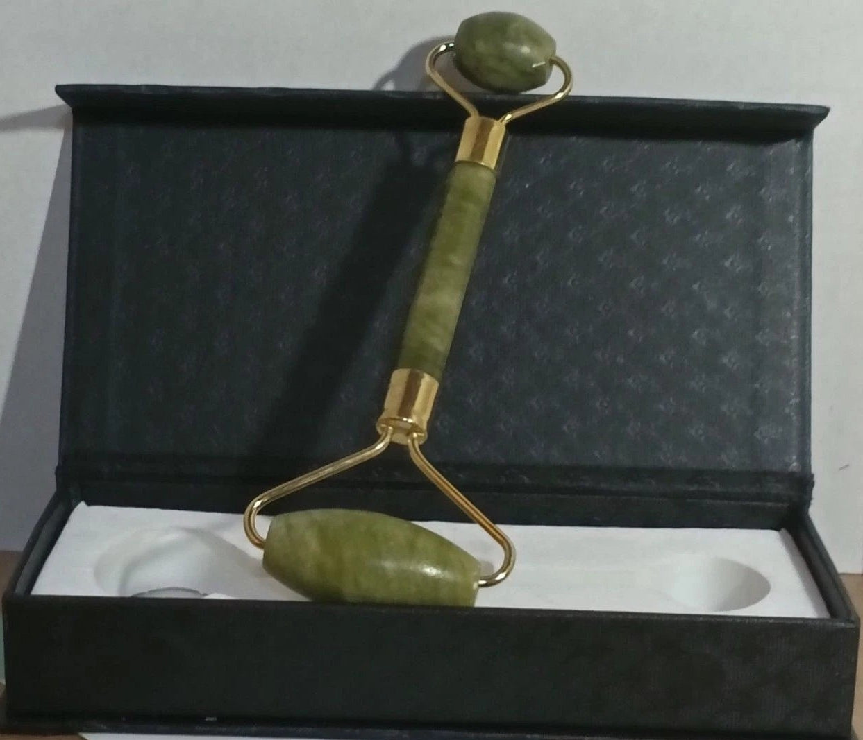 Arishine Jade Roller Facial Massager in Gift Box with Manual