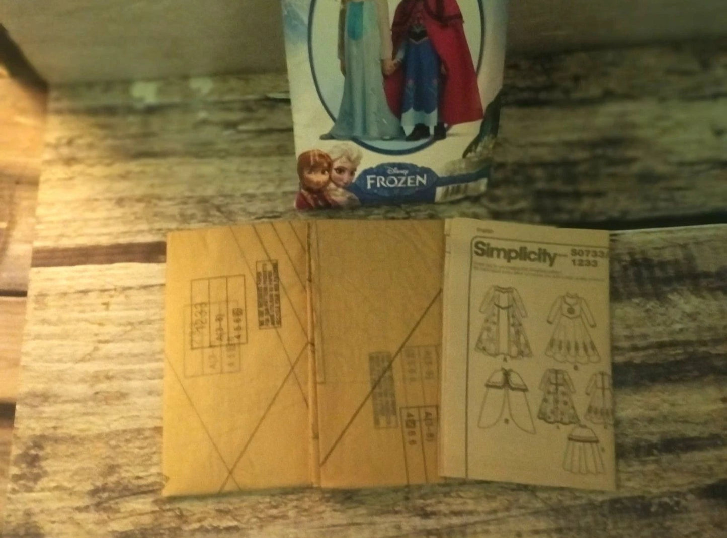 Simplicity S0733 Disney Frozen Elsa Anna Kids Costume Pattern Uncut 3–8 OOP