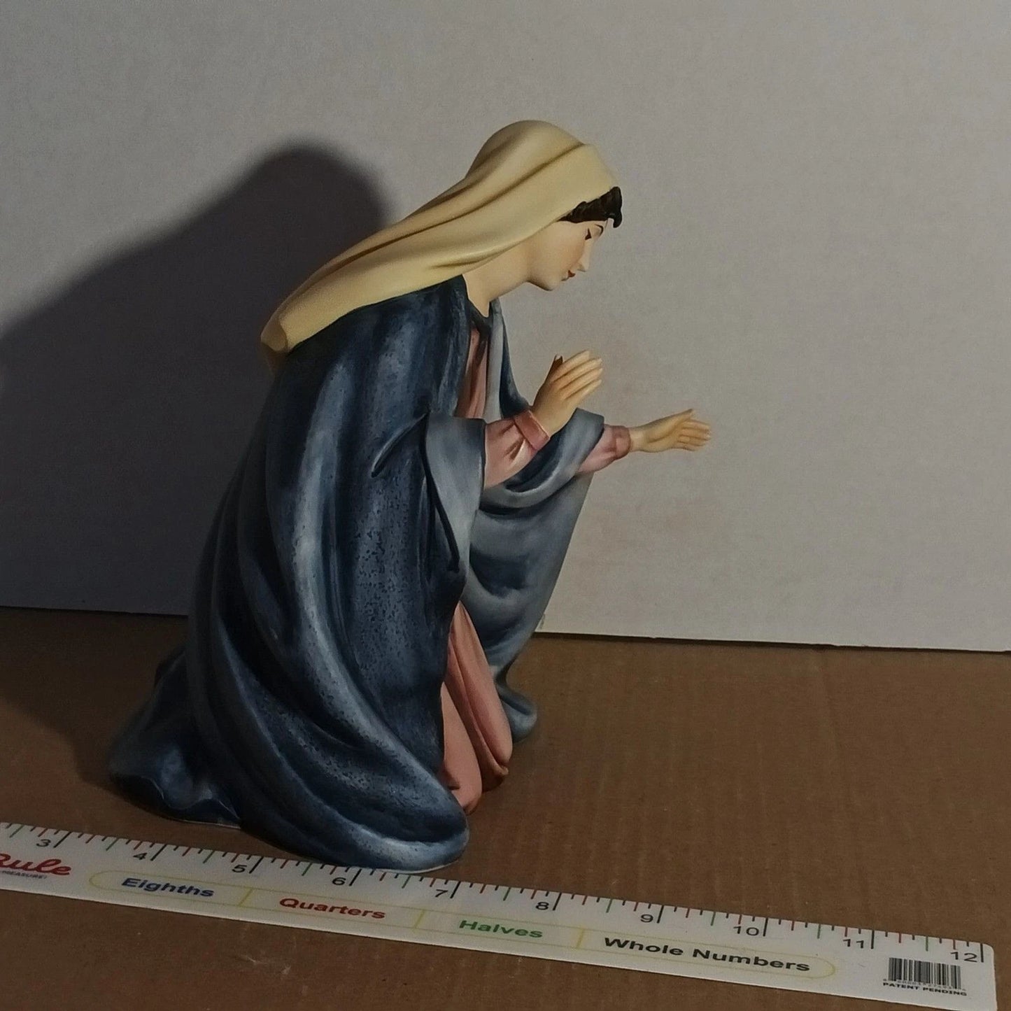 2002 Grandeur Noel Holy Family Nativity Mary Figurine Hand Painted 8.5" Kneeling