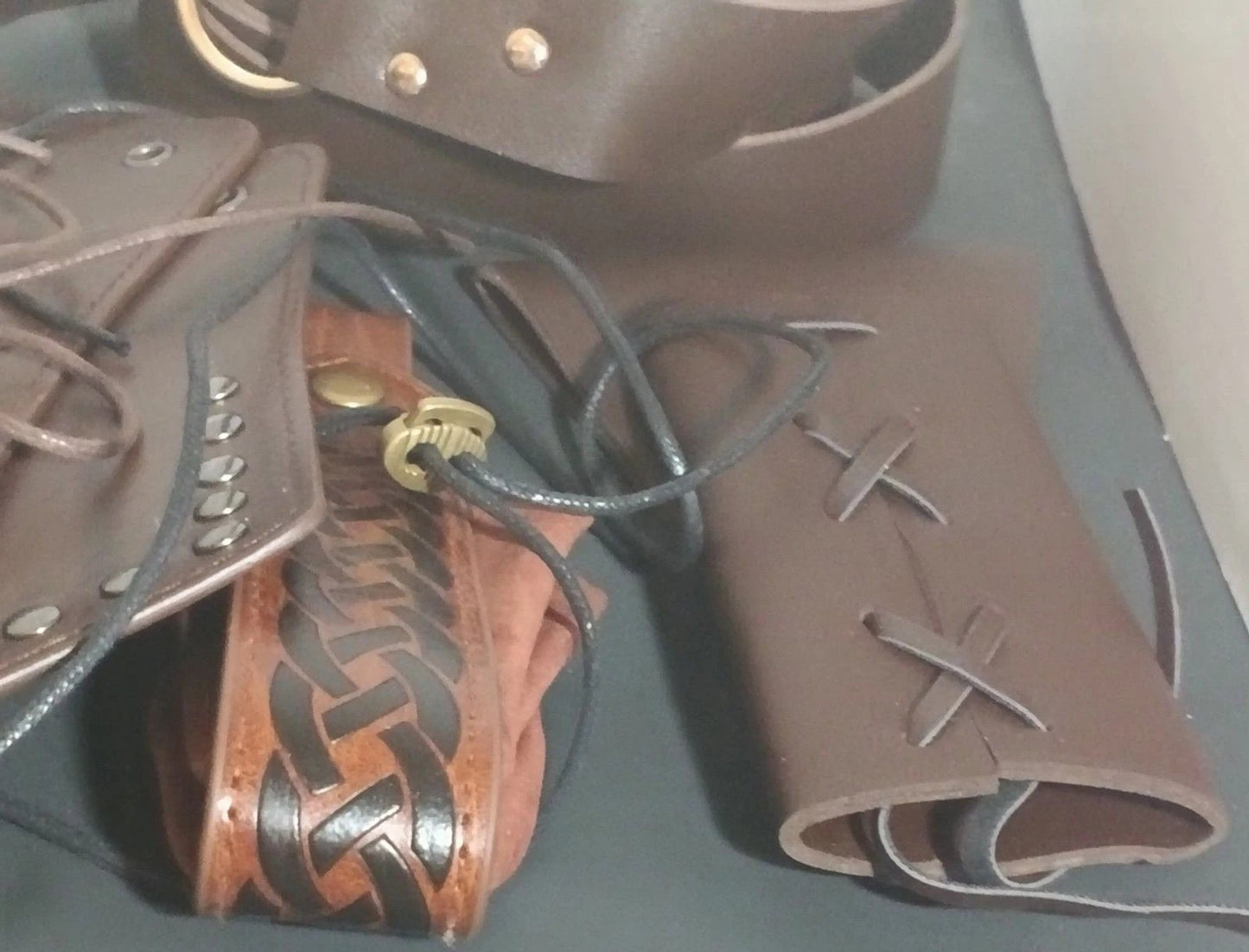 5pc Brown Faux Leather LARP Set Belt Pouch Scabbard + 2 Bracers NWT