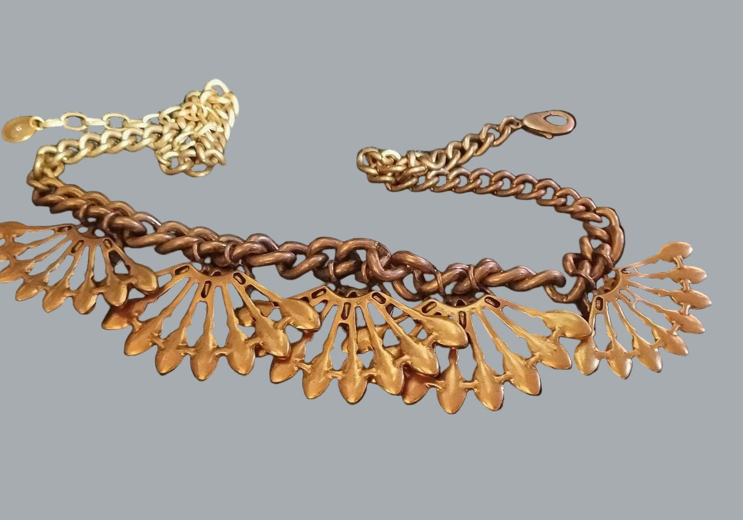 Stella & Dot Gold Tone Coral Red Fan Statement Necklace Chunky Chain