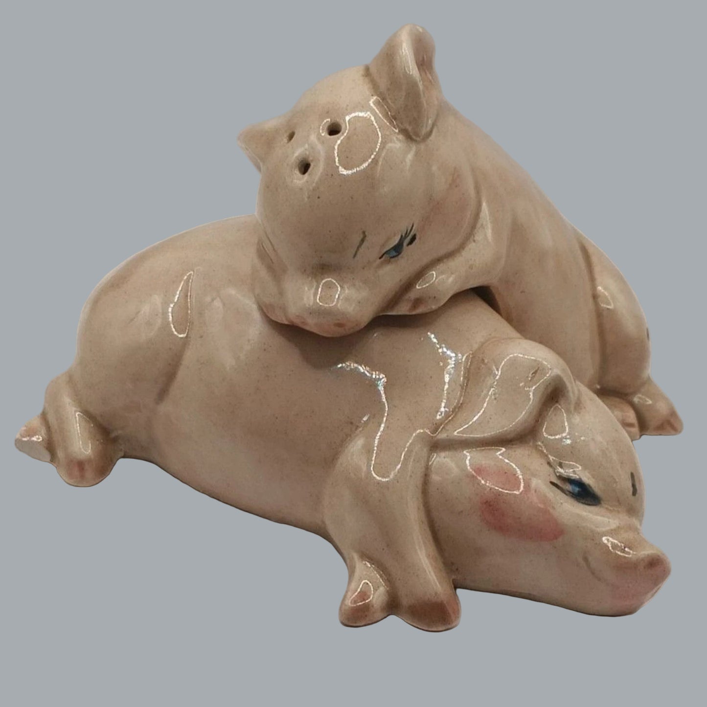 Rob Roy Cuddling Pigs Salt & Pepper Shakers Preowned Ceramic Chip On Rear Foot