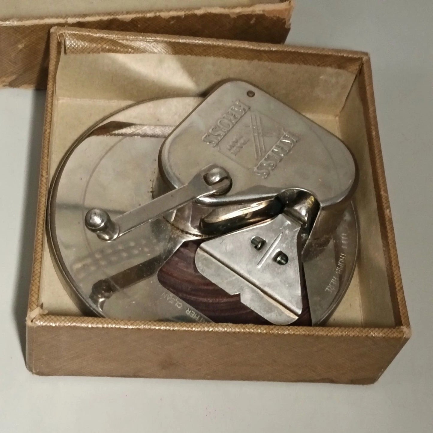 Vintage Kriss Kross Razor Blade Sharpener Stropper Hand Crank Leather