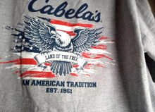 Load image into Gallery viewer, Cabela&#39;s Patriotic T-Shirt Men&#39;s M Gray &quot;Land of the Free&quot; an American Tradition
