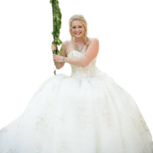 Load image into Gallery viewer, Eve of Milady Wedding Gown Perfect Princess AUS 10 fits like a (US) 6
